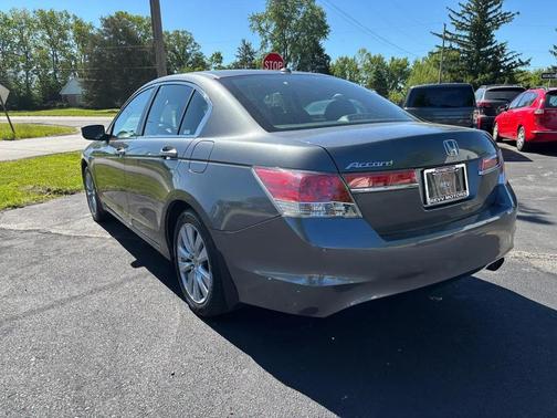 Alabaster Silver Metallic 2011 Honda Accord SE