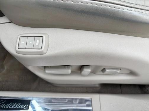 White 2012 Cadillac SRX Luxury Collection