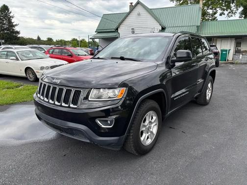 Brilliant Black Crystal Pearlcoat 2015 Jeep Grand Cherokee Laredo