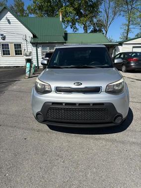 Bright Silver 2015 Kia Soul Base