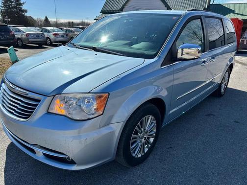 2013 Chrysler Town & Country Touring-L