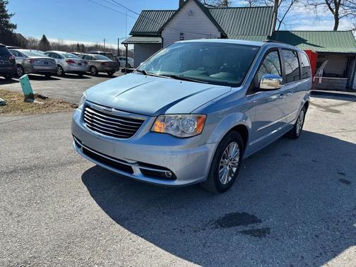 2013 Chrysler Town & Country Touring-L