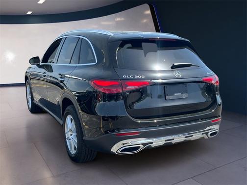 2025 Mercedes-Benz GLC 300 