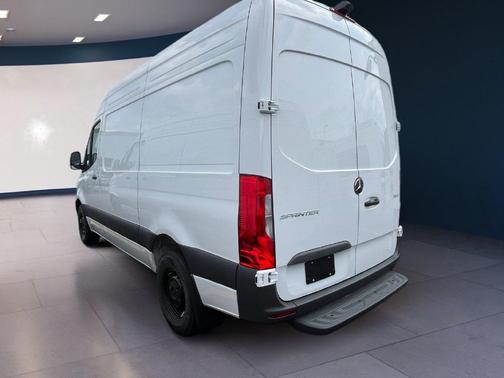 Arctic White 2026 Mercedes-Benz Sprinter 2500 Standard Roof