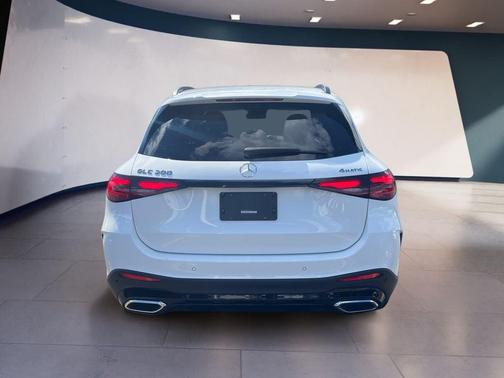 Polar White 2026 Mercedes-Benz GLC 300 Base 4MATIC