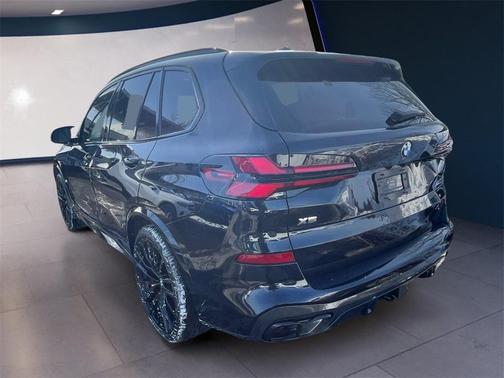 2024 BMW X5 M60i