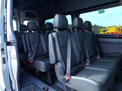 2024 Mercedes-Benz Sprinter 2500 144 WB Standard Roof Passenger