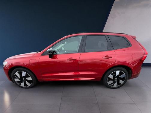 2024 Volvo XC60 Recharge Plug-In Hybrid T8 Ultimate Dark Theme
