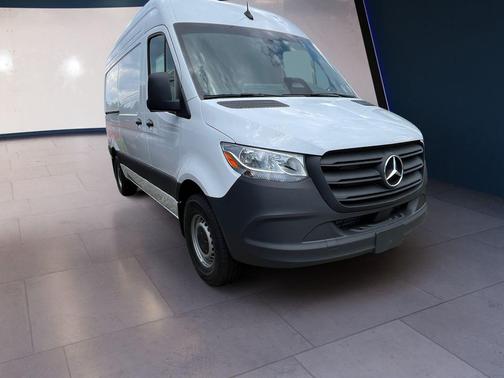 Arctic White 2025 Mercedes-Benz Sprinter 2500 144 WB