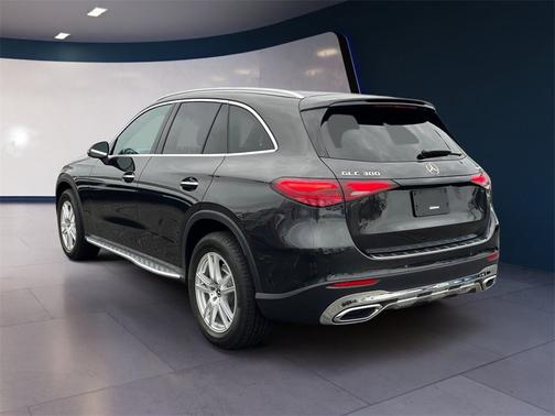 2025 Mercedes-Benz GLC 300 