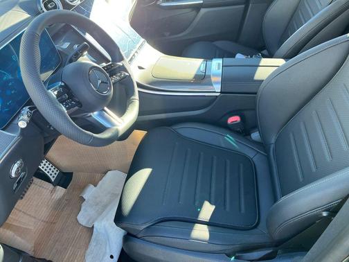 Graphite Gray Metallic 2026 Mercedes-Benz GLC 300 Base 4MATIC