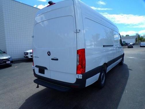 2024 Mercedes-Benz eSprinter 2500 170 WB High Roof Cargo
