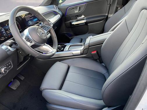 Polar White 2026 Mercedes-Benz GLB 250 Base 4MATIC