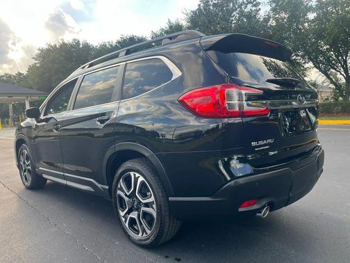 Crystal Black Silica 2023 Subaru Ascent Limited 7-Passenger