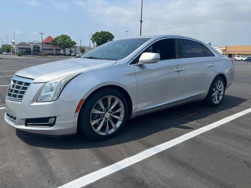 Radiant Silver Metallic 2013 Cadillac XTS Base
