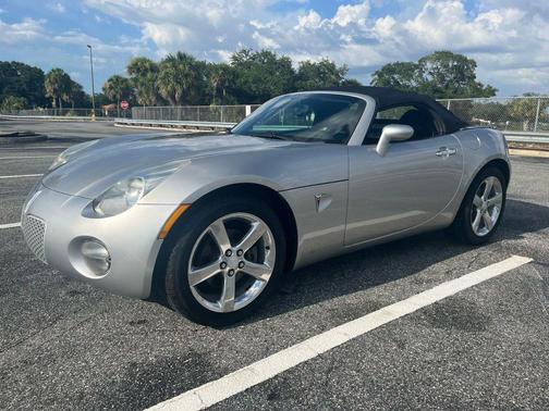 2007 Pontiac Solstice Convertible 2D