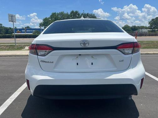 Ice Cap 2023 Toyota Corolla LE
