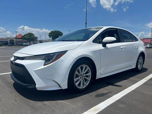 Ice Cap 2023 Toyota Corolla LE