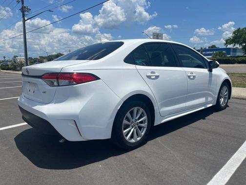 Ice Cap 2023 Toyota Corolla LE
