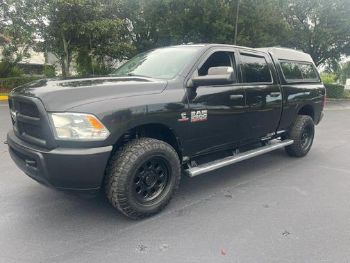 Brilliant Black Crystal Pearlcoat 2016 RAM 2500 Tradesman