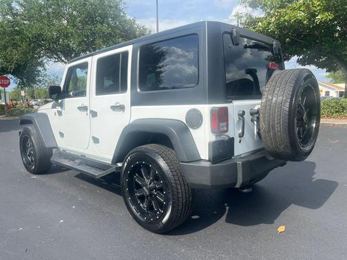 Bright White Clearcoat 2015 Jeep Wrangler Unlimited Rubicon