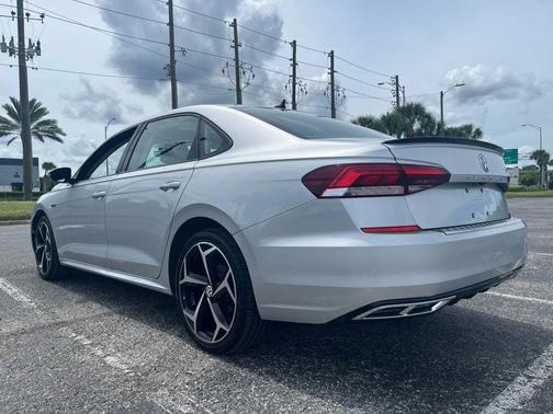 2020 Volkswagen Passat 2.0T R-Line