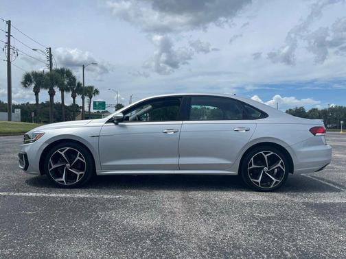 2020 Volkswagen Passat 2.0T R-Line