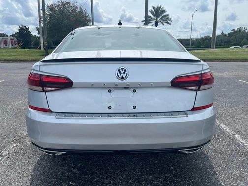 2020 Volkswagen Passat 2.0T R-Line