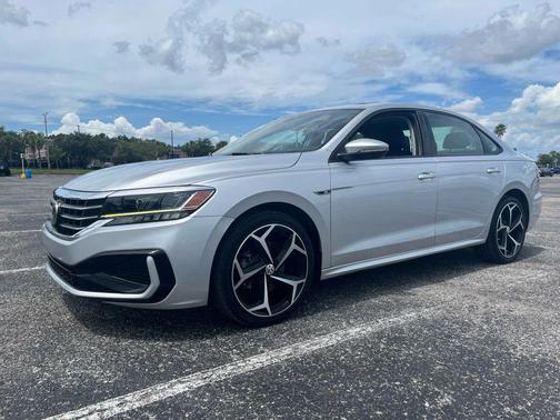 2020 Volkswagen Passat 2.0T R-Line