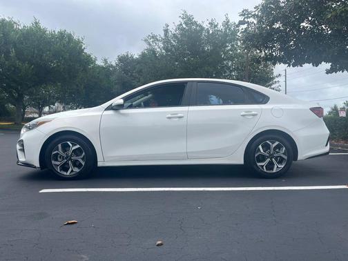 Clear White 2021 Kia Forte LXS
