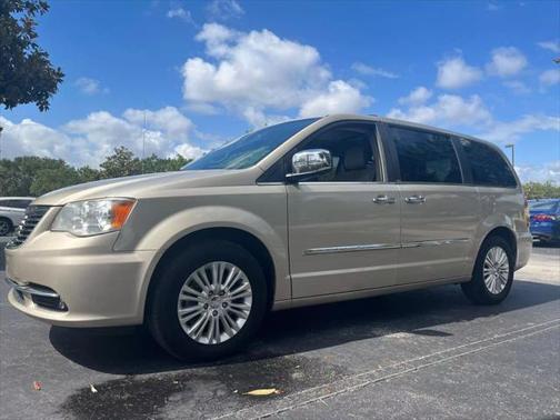 2013 Chrysler Town & Country Limited