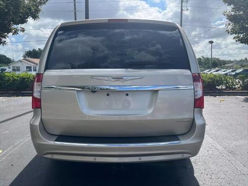 2013 Chrysler Town & Country Limited