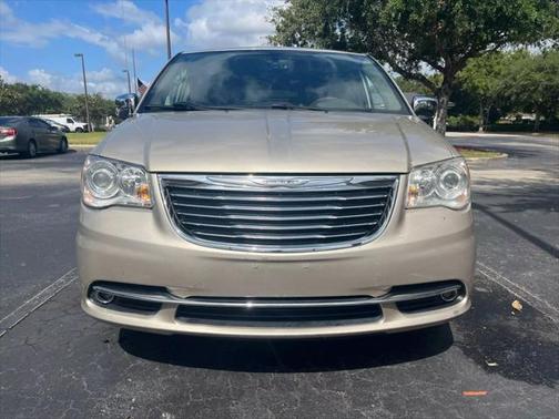 2013 Chrysler Town & Country Limited