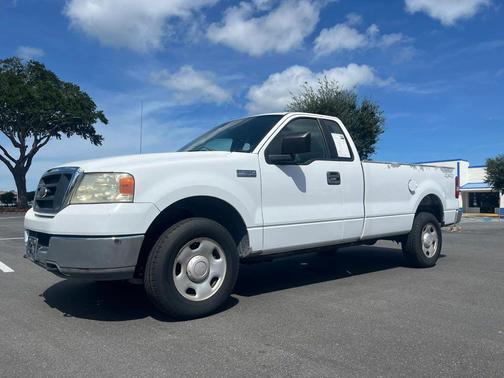 Oxford White Clearcoat 2004 Ford F-150 XL