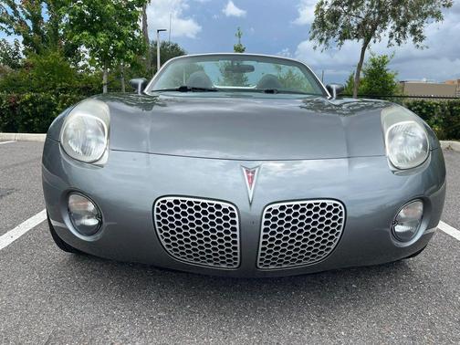 Gray 2006 Pontiac Solstice Convertible 2D