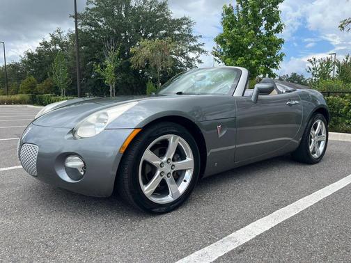 Gray 2006 Pontiac Solstice Convertible 2D