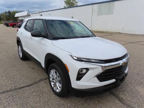 Summit White 2026 Chevrolet Trailblazer LS