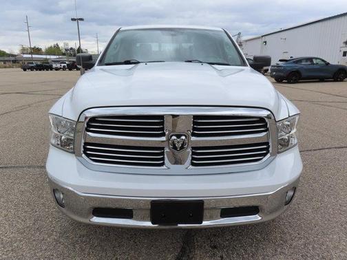 Bright White Clearcoat 2018 RAM 1500 Big Horn