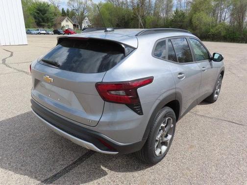 Sterling Gray Metallic 2026 Chevrolet Trax LT