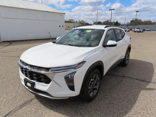 Summit White 2026 Chevrolet Trax LT
