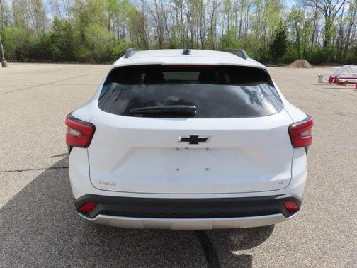 Summit White 2026 Chevrolet Trax LT