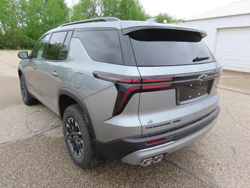 Sterling Gray Metallic 2026 Chevrolet Traverse AWD Z71