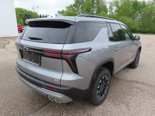 Sterling Gray Metallic 2026 Chevrolet Traverse AWD Z71