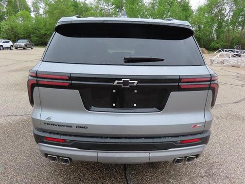 Sterling Gray Metallic 2026 Chevrolet Traverse AWD Z71