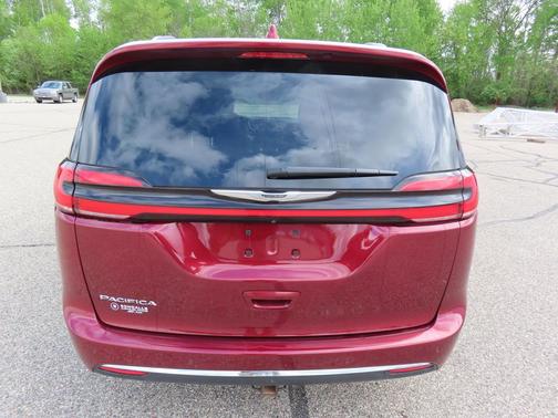 Velvet Red Pearlcoat 2021 Chrysler Pacifica Touring L