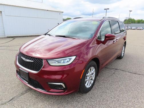 Velvet Red Pearlcoat 2021 Chrysler Pacifica Touring L