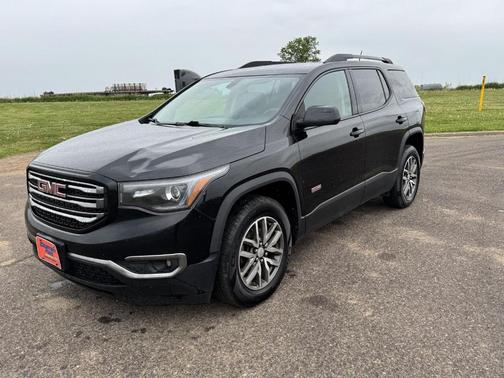 2017 GMC Acadia SLE-2