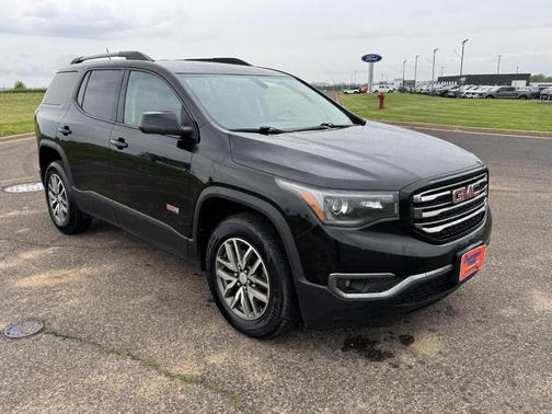 2017 GMC Acadia SLE-2