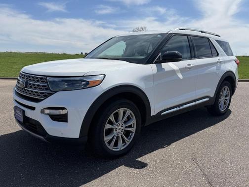Star White 2024 Ford Explorer Limited