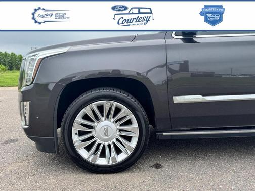 2017 Cadillac Escalade Platinum